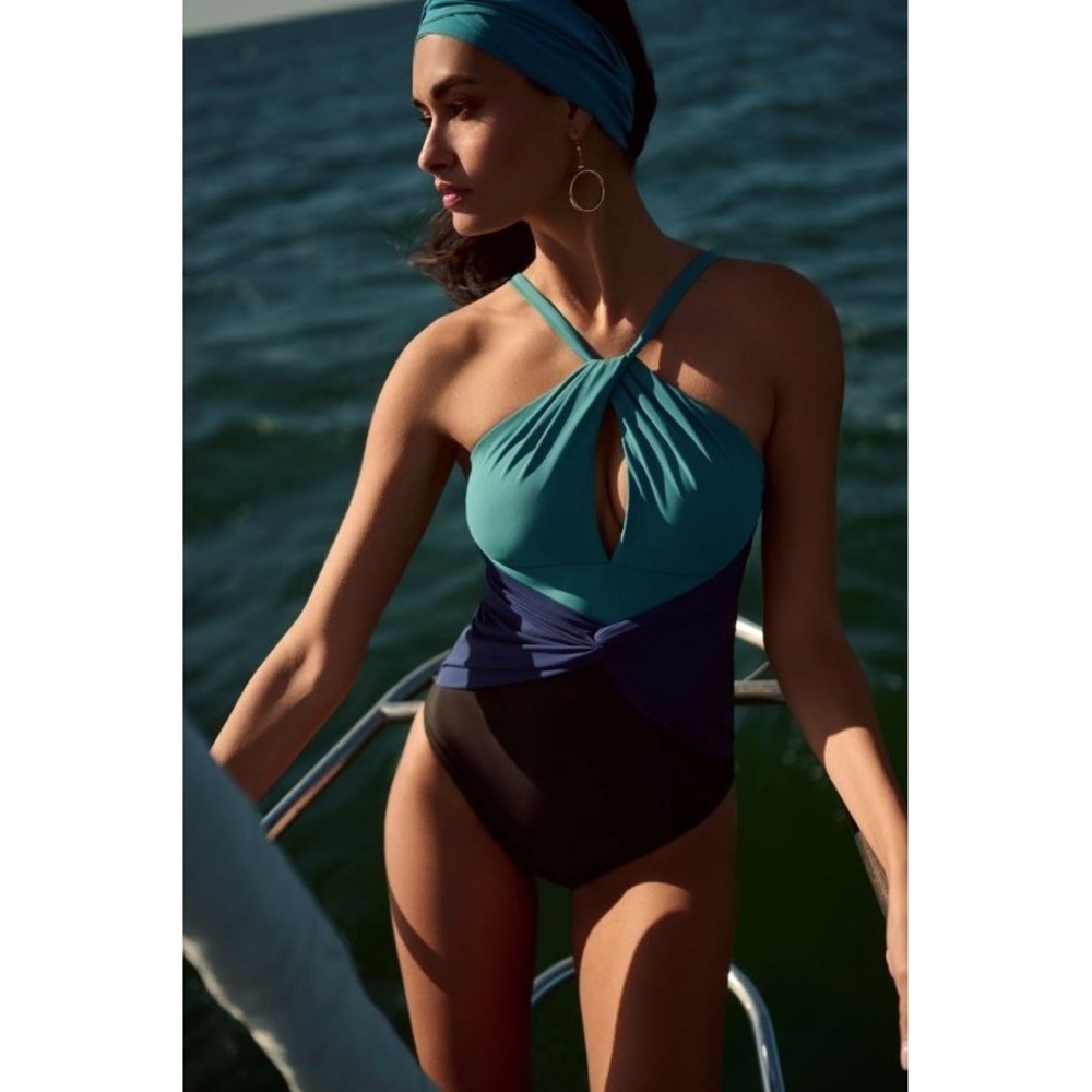 Beyond Control Colorblock Twisted Halter‎ One-Piece Swimsuit Mazari Palm Size 6
